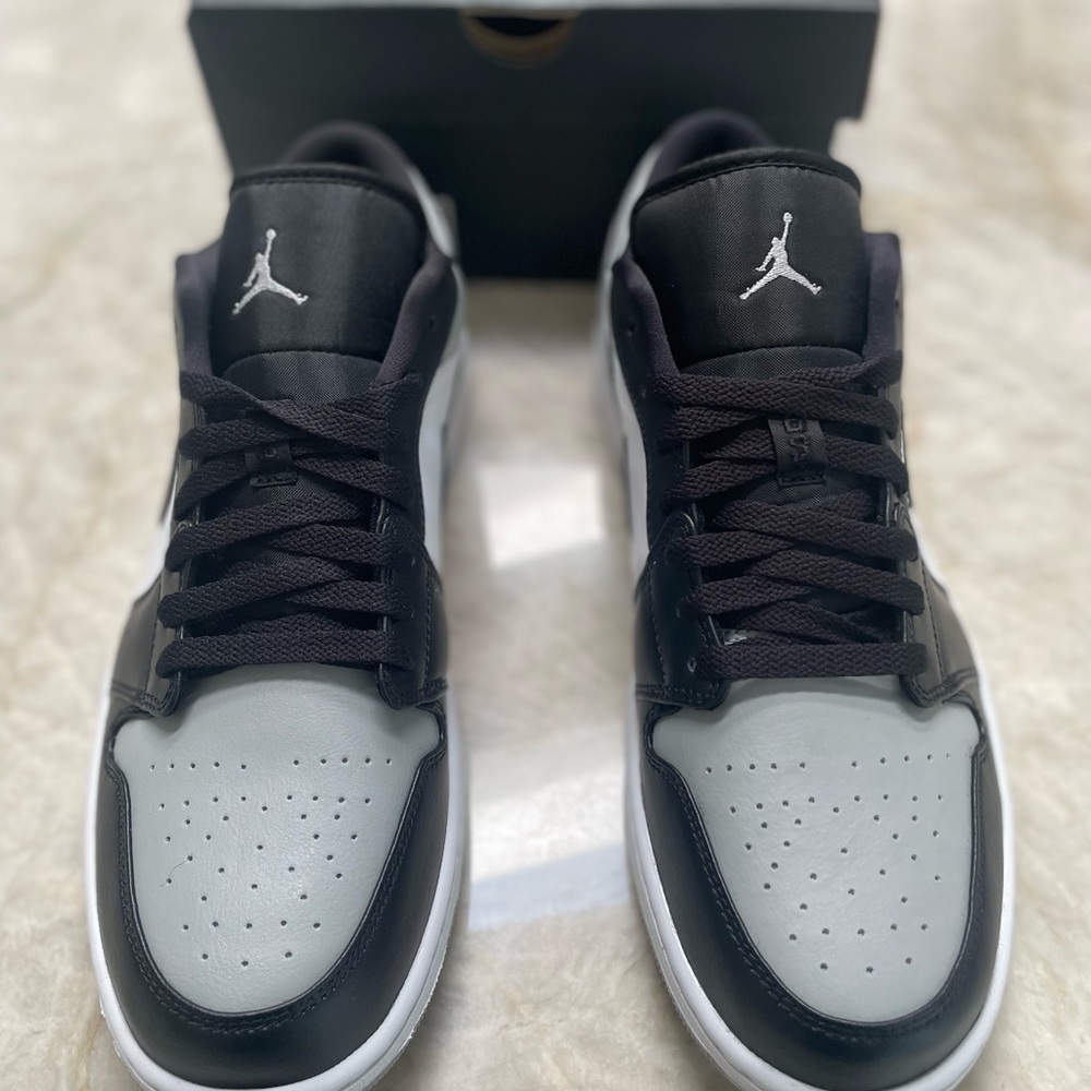 Air Jordan 1 Low - Picture 11 of 12